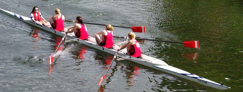 Women Rowing (CC Kanu101)